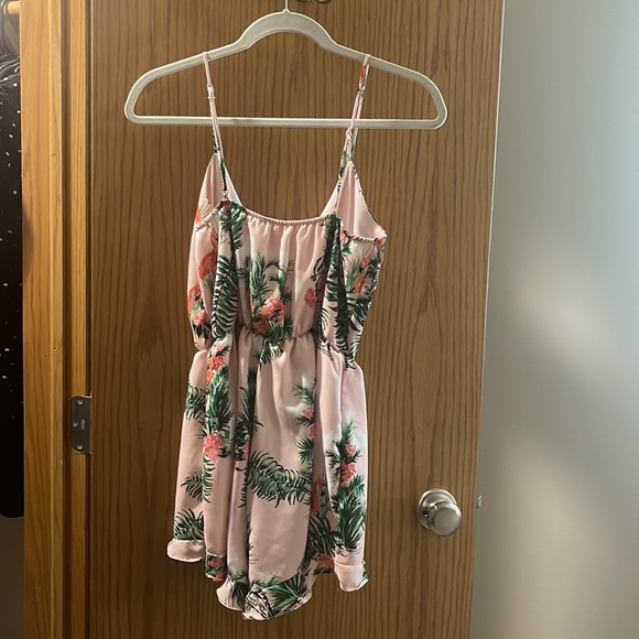 Adorable summer romper - Picture 6 of 8